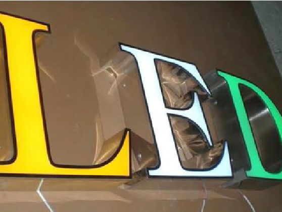 娄底介绍LED招牌的基础知识。